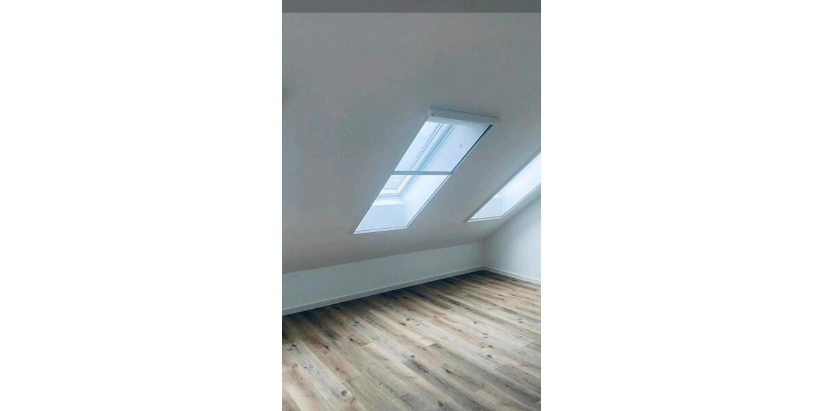 Dachgeschoßwohnung Berlin Reinickendorf - 3 Zimmer, 89 m&sup2;, 2.220&euro; | Angebot:24715294