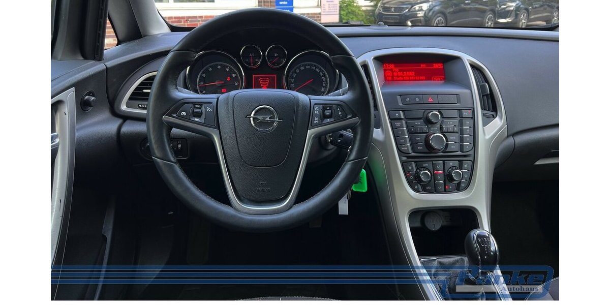 Opel Astra 1.4 150 Jahre *SHZ*PDC*AUX*Teilleder* 112.935 km 6.890 &euro; Berlin 13187
