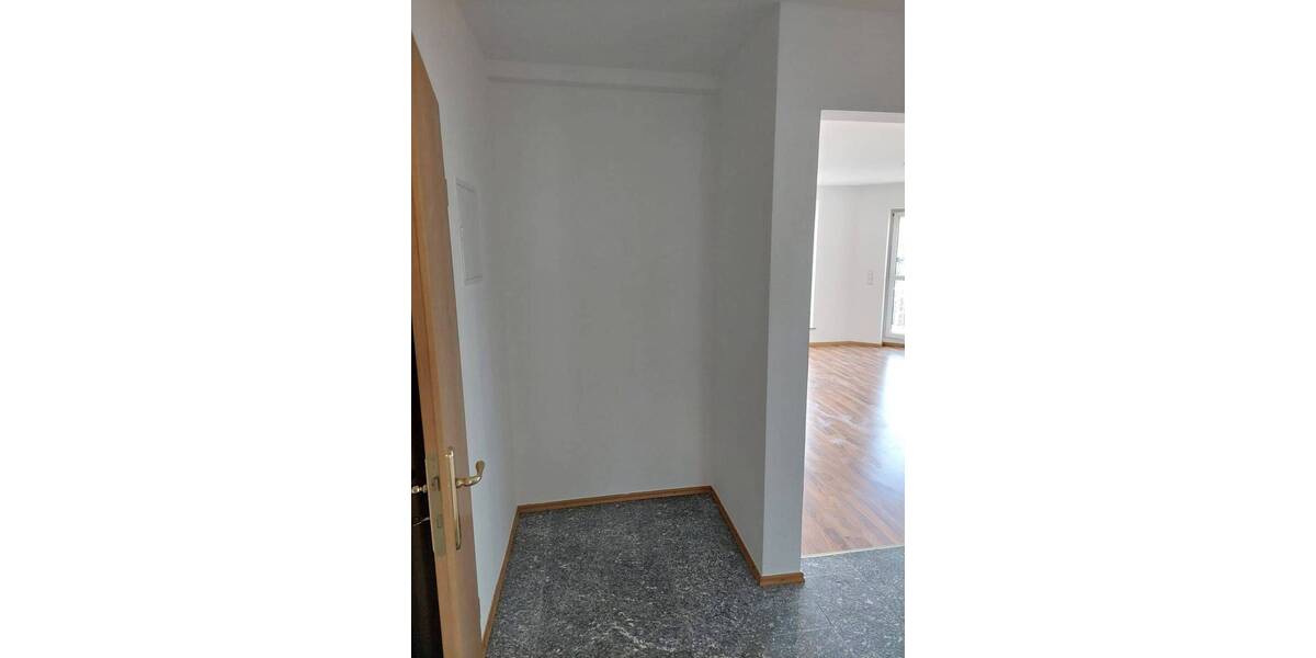 Etagenwohnung Falkensee - 2 Zimmer, 70 m&sup2;, 1.150&euro; | Angebot:26657100