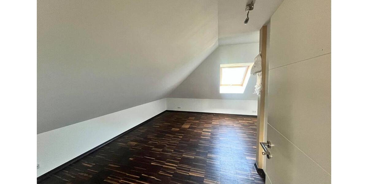 Dachgeschoßwohnung Berlin Treptow-Köpenick - 2 Zimmer, 80 m&sup2;, 1.196&euro; | Angebot:26421647