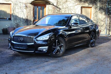 INFINITI Q70 212.000 km 9.499 &euro; Berlin 10317