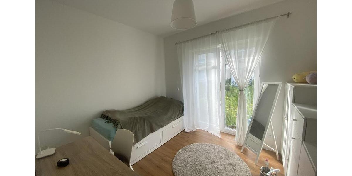Erdgeschoßwohnung Potsdam - 4 Zimmer, 96 m&sup2;, 1.925&euro; | Angebot:24712201