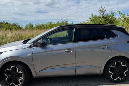 Opel Grandland (X) 40.684 km 17.900 &euro; Schönefeld 12529