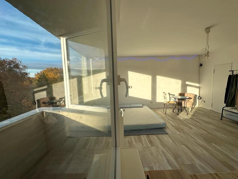 KANALBLICK 37m2 letzte Etage mit Balkon zimmer