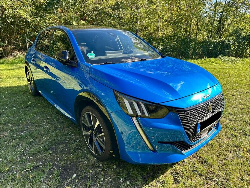 Peugeot 208 117.000 km 13.900 € Woltersdorf 15569