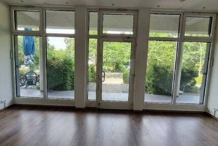 Ladenlokal - eingelaufener Standort - jetzt mieten! Direkt an der B96 zimmer