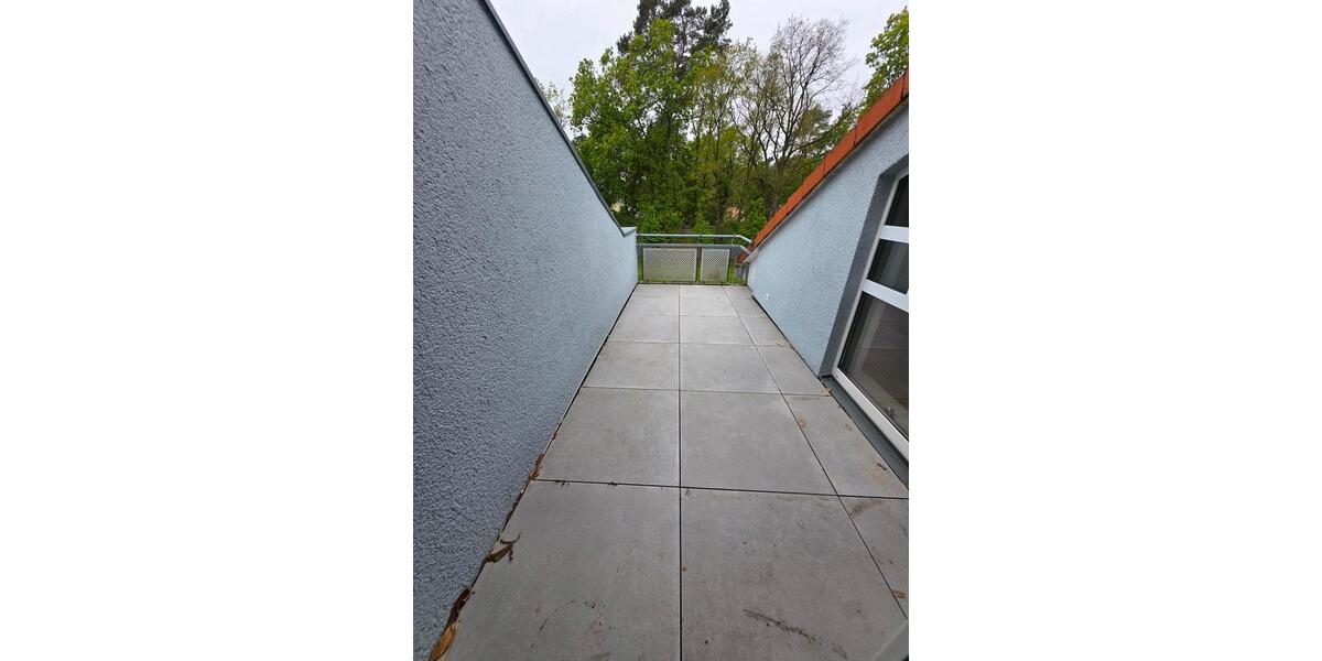 Dachgeschoßwohnung Kleinmachnow - 2 Zimmer, 70 m&sup2;, 1.176&euro; | Angebot:26481403