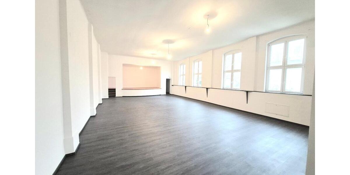 Einfamilienhaus Mittenwalde - 3 Zimmer, 332 m&sup2;, 2.324&euro; | Angebot:25858902