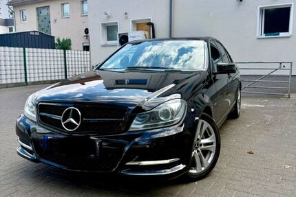 Mercedes-Benz C 250 175.000 km 10.500 € Berlin 12351