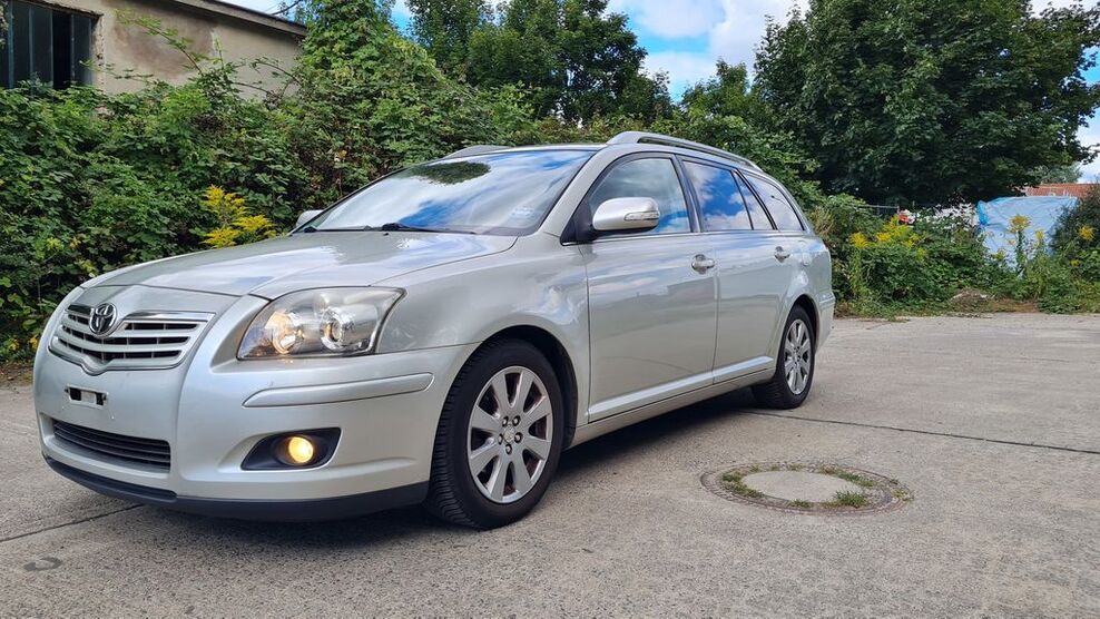 Toyota Avensis 140.000 km 6.000 € Berlin 13089