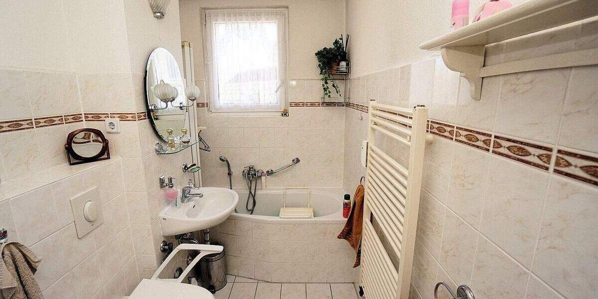 Etagenwohnung Potsdam Waldstadt I - 4 Zimmer, 70 m&sup2;, 220.000&euro; | Angebot:25837390