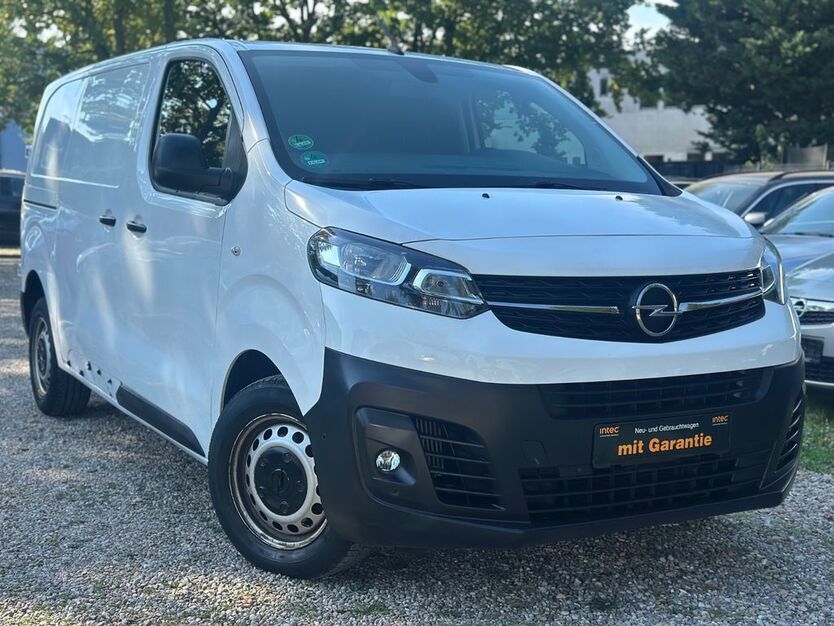 Opel Vivaro 93.000 km 9.990 € Berlin 13127