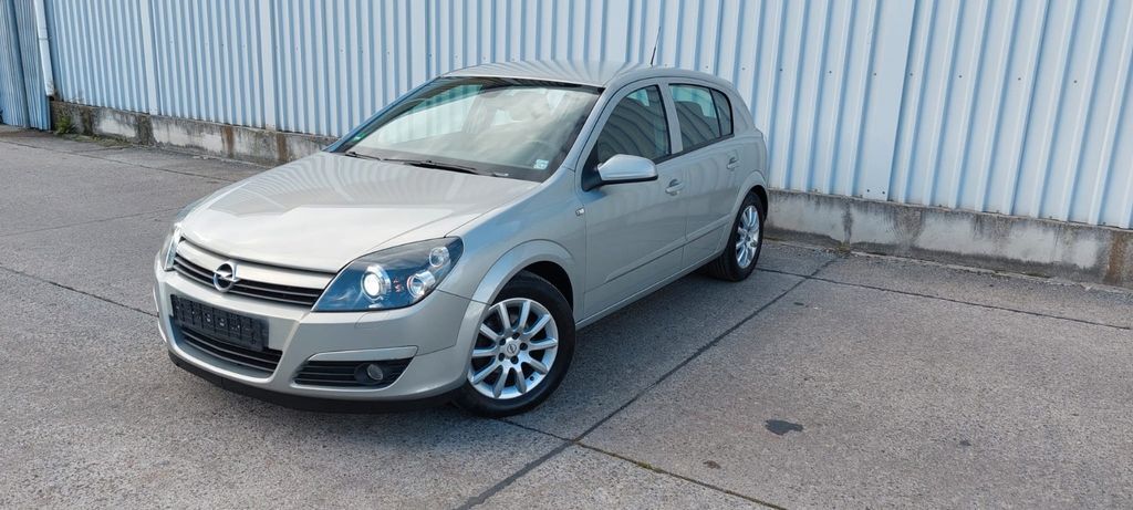 Opel Astra 170.000 km 2.600 € Berlin 13053