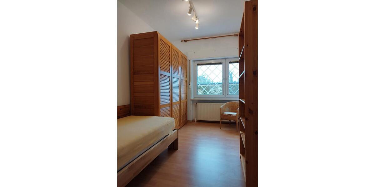 Bungalow Berlin Steglitz-Zehlendorf - 5.5 Zimmer, 160 m&sup2;, 2.500&euro; | Angebot:26644854