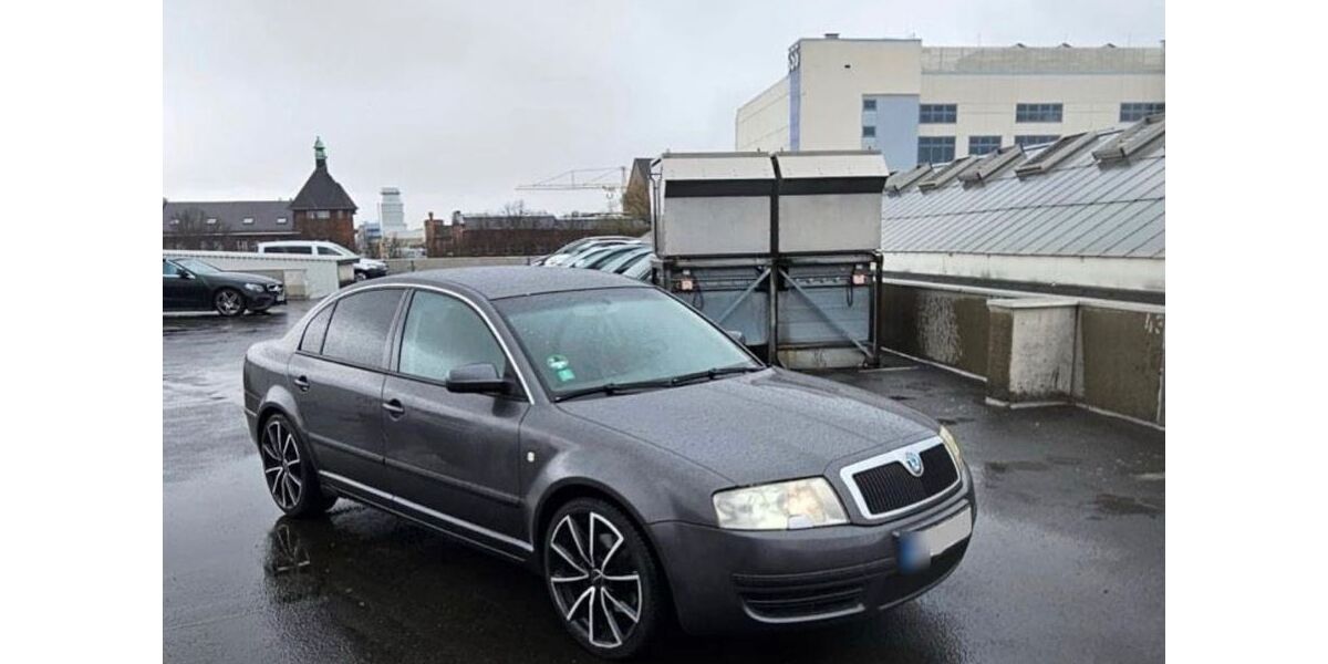 Skoda Superb 194.000 km 2.200 &euro; Berlin 13585