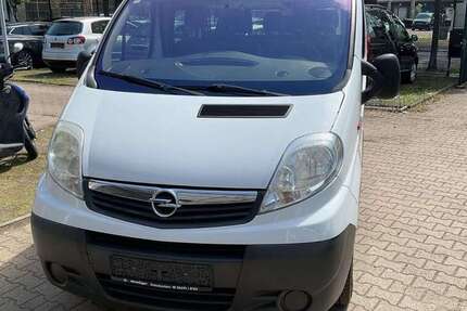 Opel Vivaro 141.000 km 11.888 € Berlin 13509