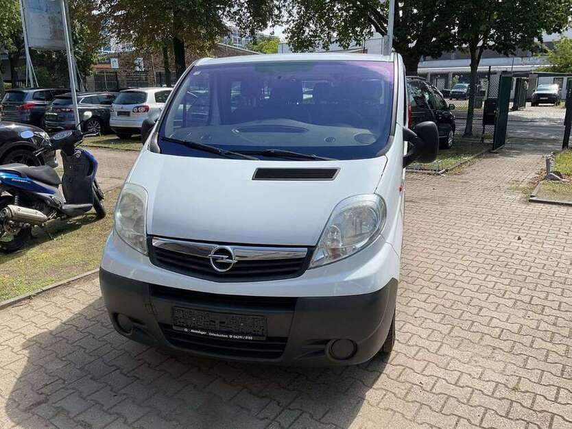 Opel Vivaro 141.000 km 11.888 € Berlin 13509