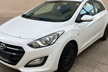Hyundai i30 260.000 km 4.999 € Berlin 13359