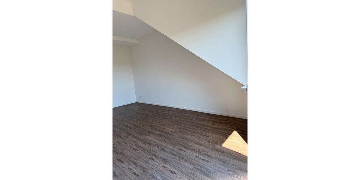 Dachgeschoßwohnung Berlin Rummelsburg - 2 Zimmer, 60 m&sup2;, 1.600&euro; | Angebot:26420895