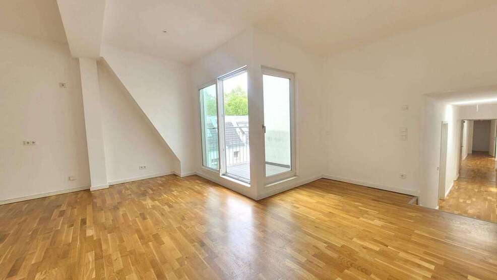 Wohnung zum Mieten in Berlin 2.455,74 € 136.43 m²