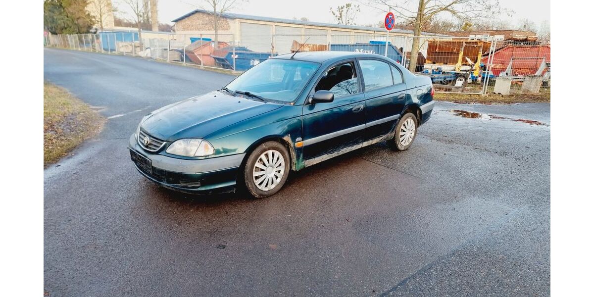 Toyota Avensis 169.878 km 1.200 &euro; Berlin 13629