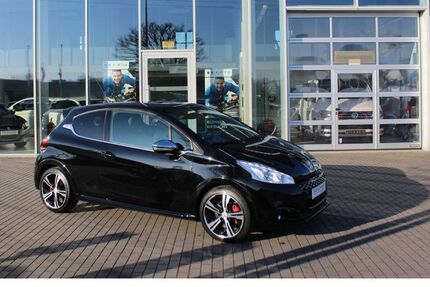 Peugeot 208 36.058 km 14.796 &euro; Potsdam 14482