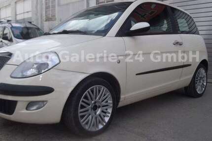 Lancia Ypsilon