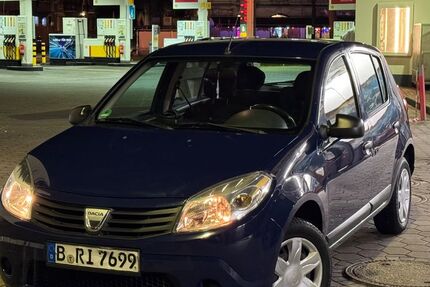 Dacia Sandero 122.000 km 1.500 &euro; Berlin 13357