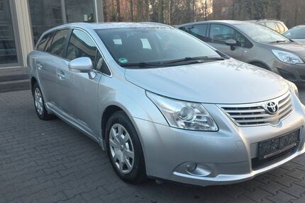 Toyota Avensis 79.854 km 9.199 &euro; Berlin 13581