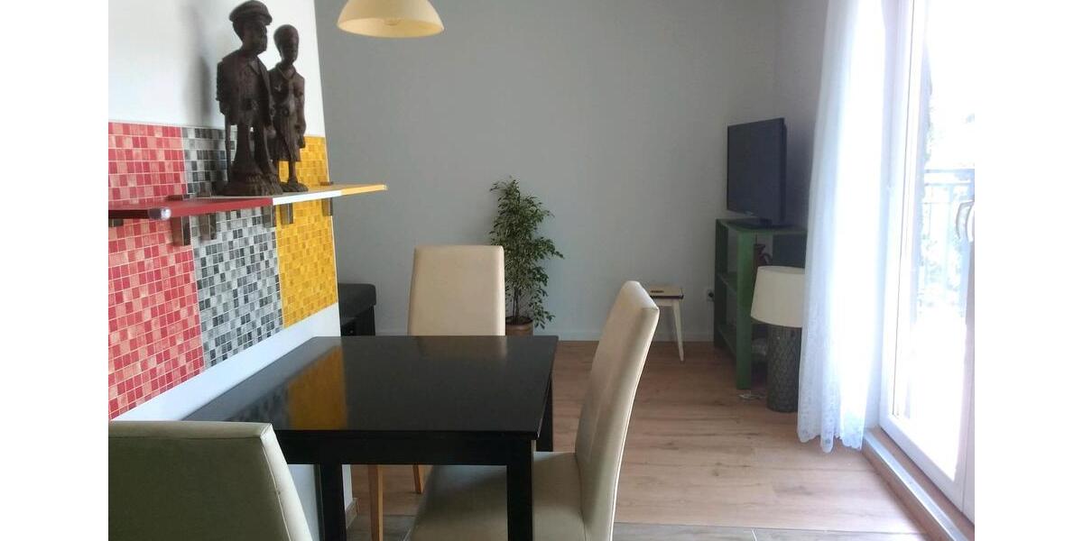 Dachgeschoßwohnung Berlin Marzahn-Hellersdorf - 2 Zimmer, 52 m&sup2;, 1.200&euro; | Angebot:24730052