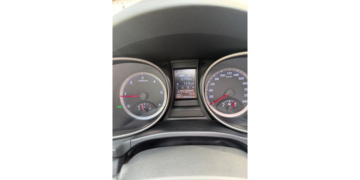 Hyundai SANTA FE 202.000 km 13.500 &euro; Berlin 10243