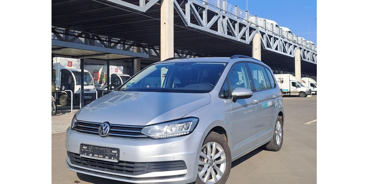 VW Touran 81.996 km 21.399 &euro; Fredersdorf-Vogelsdorf 15370