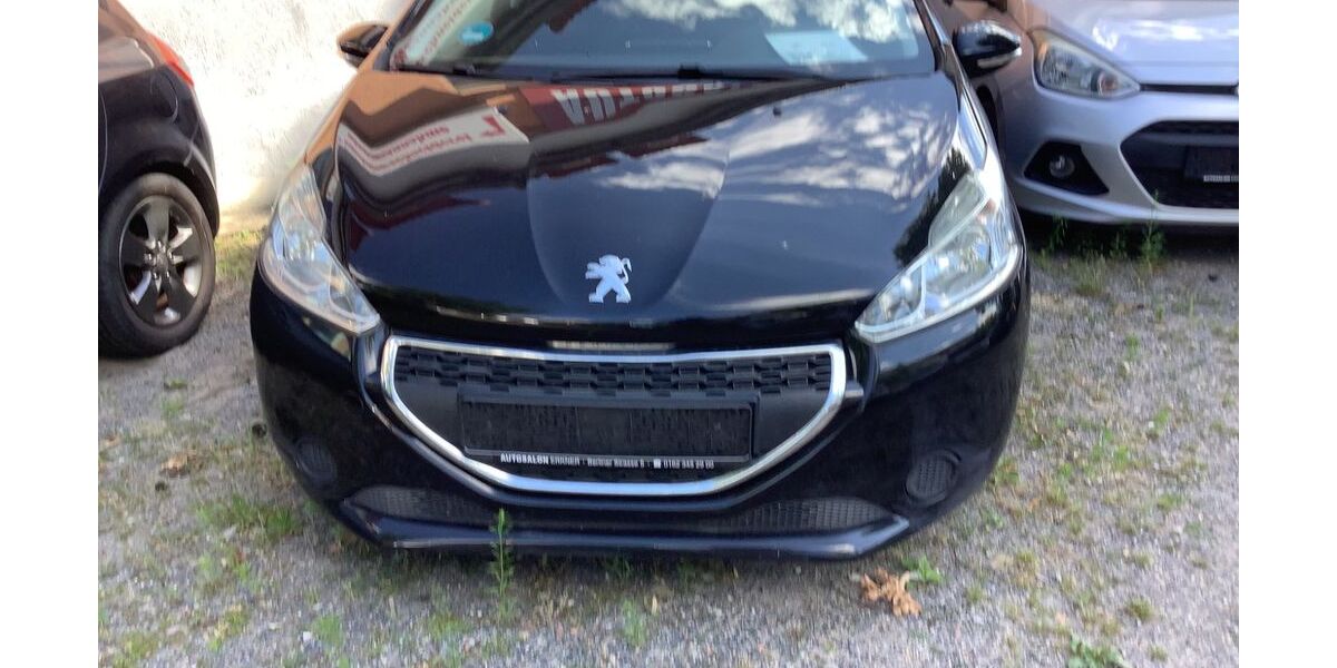 Peugeot 208 117.890 km 4.900 &euro; Erkner 15537