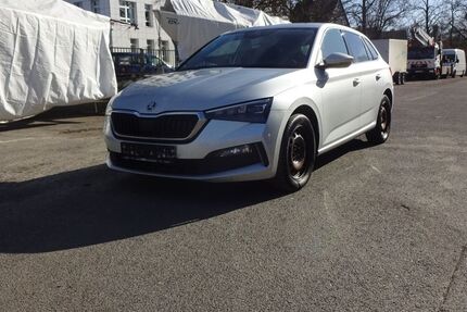 Skoda Scala 325.000 km 6.990 &euro; Berlin 12249