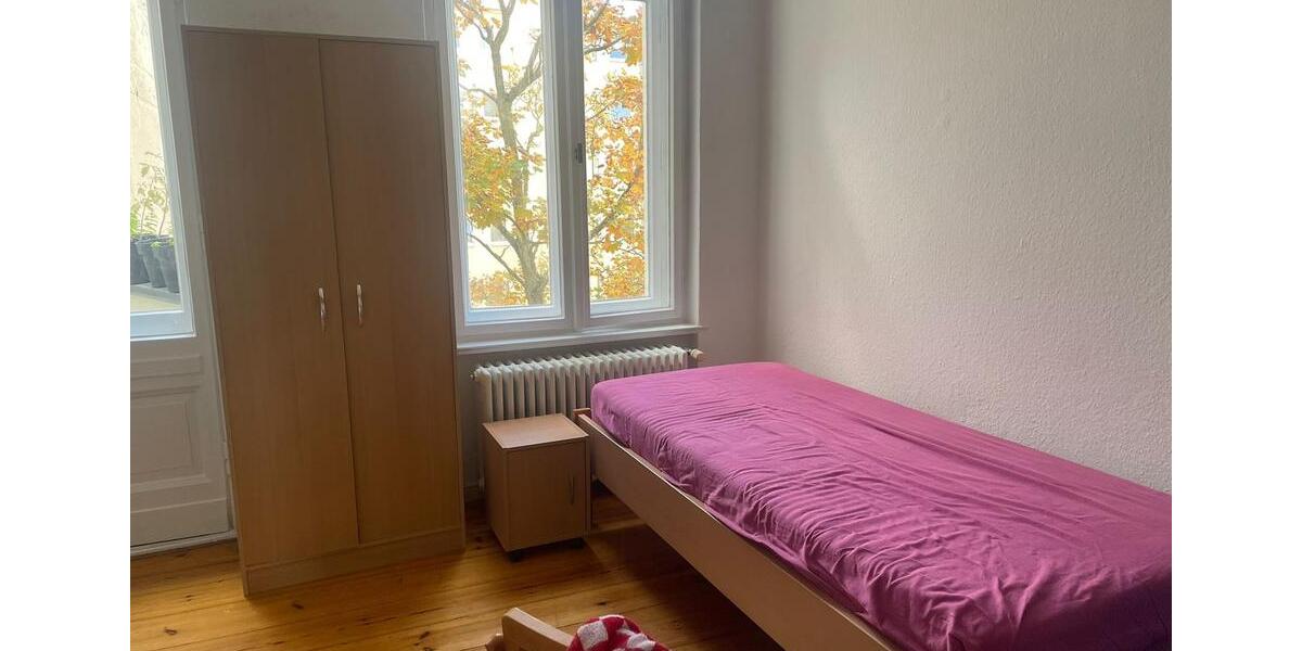 Etagenwohnung Berlin Charlottenburg-Wilmersdorf - 3 Zimmer, 77 m&sup2;, 500&euro; | Angebot:25996177
