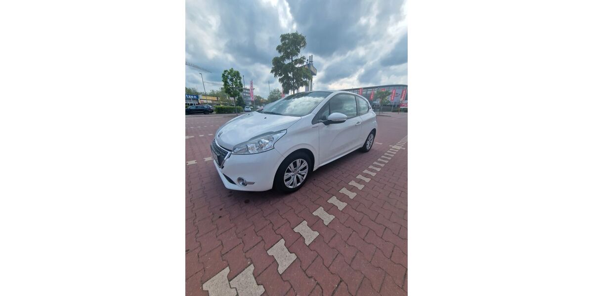 Peugeot 208 89.700 km 3.700 &euro; Dallgow-Döberitz 14624