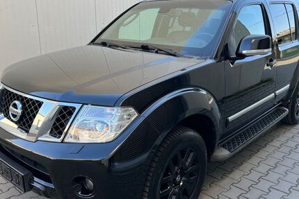 Nissan Pathfinder 157.000 km 13.999 € berlin 10787