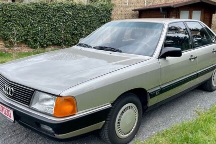 Audi 100