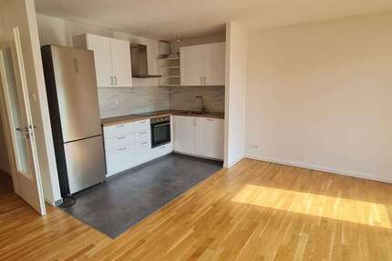 Wohnung Berlin Tempelhof-Schöneberg - 4 Zimmer, 106 m&sup2;, 1.974&euro; | Angebot:24980799