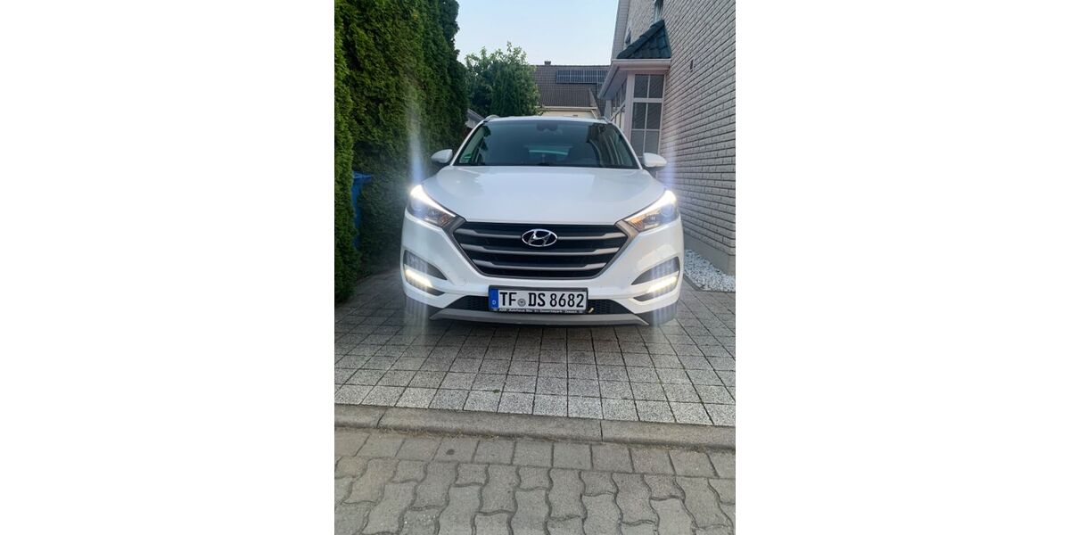 Hyundai TUCSON 137.000 km 14.150 &euro; Großbeeren 14979