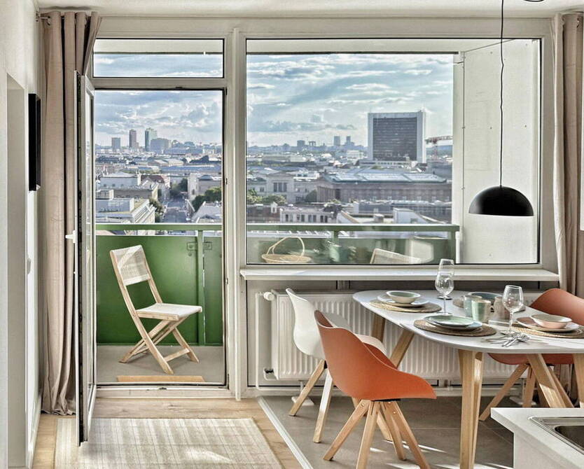 Furnished Loft Hackescher Markt: View, Balcony & Parking