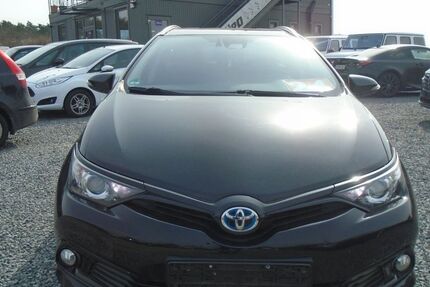 Toyota Auris 143.000 km 11.999 &euro; Wildau 15745