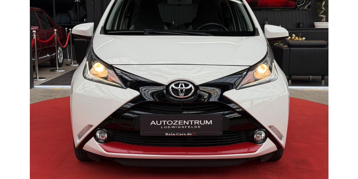 Toyota Aygo (X) 22.000 km 10.990 &euro; Ludwigsfelde 14974