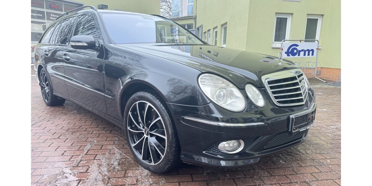 Mercedes-Benz E 500 5,5 259.651 km 8.990 &euro; Berlin 10178