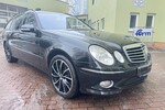 Mercedes-Benz E 500 5,5 259.651 km 8.990 &euro; Berlin 10178