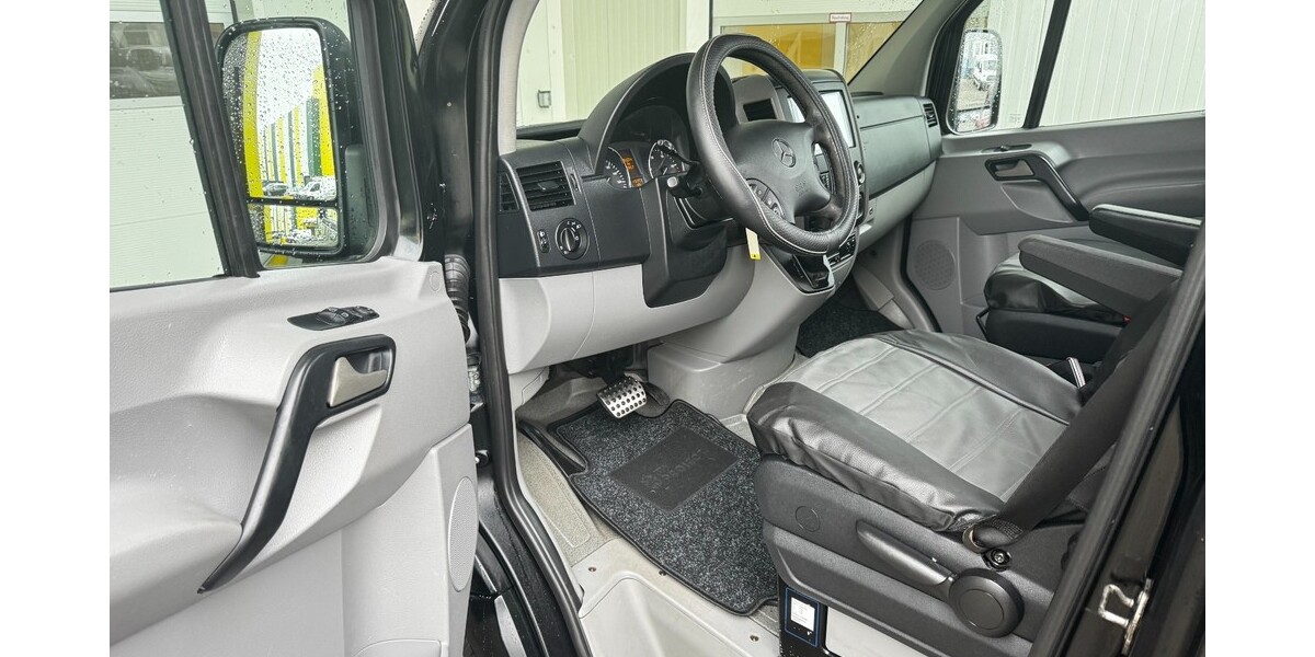 Mercedes-Benz Sprinter 379.761 km 15.990 &euro; Berlin 10178