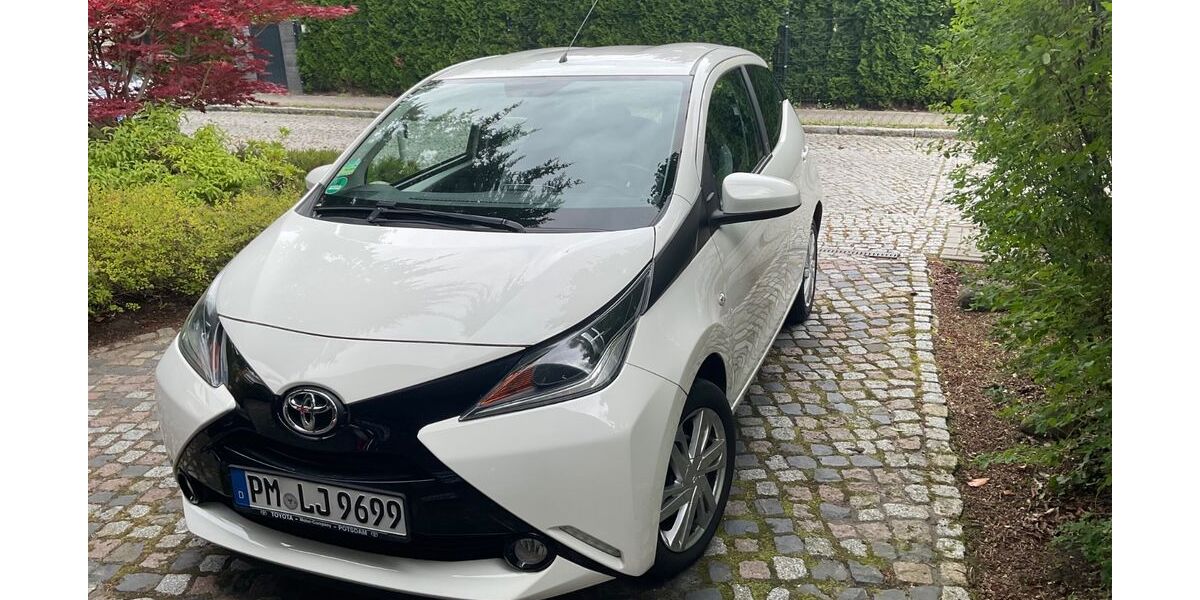 Toyota Aygo (X) 31.000 km 8.900 &euro; Kleinmachnow 14532