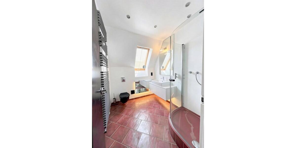 Dachgeschoßwohnung Berlin Steglitz-Zehlendorf - 2 Zimmer, 65 m&sup2;, 1.400&euro; | Angebot:25612063