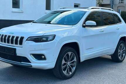 Jeep Cherokee 191.620 km 13.450 &euro; Schönefeld 12529