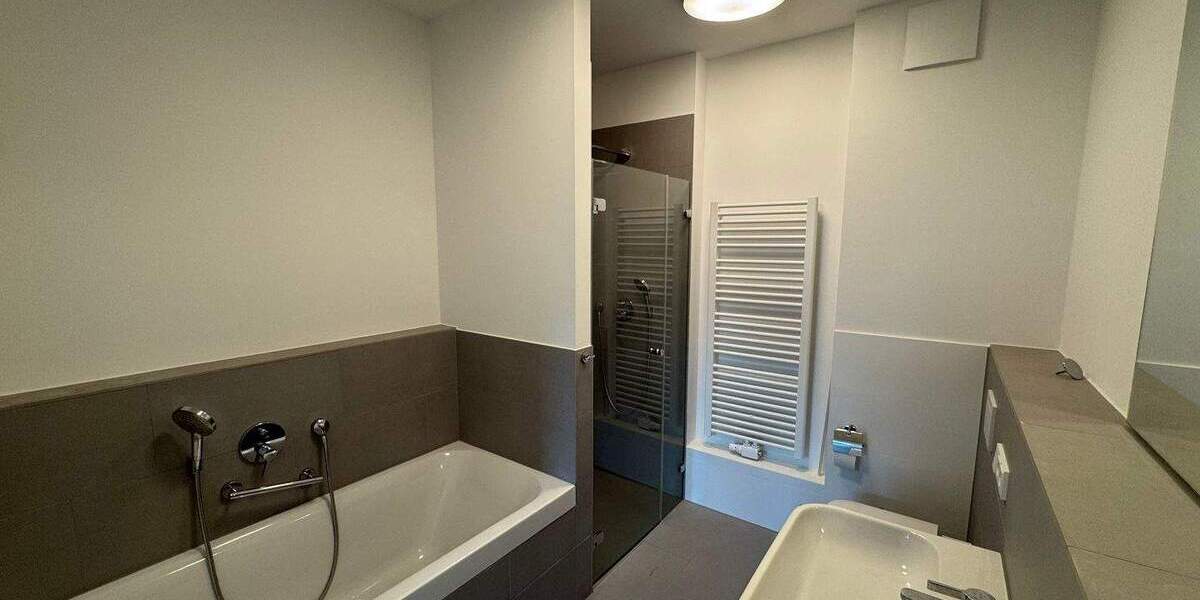 Etagenwohnung Berlin Mitte - 4 Zimmer, 107 m&sup2;, 2.400&euro; | Angebot:24727218